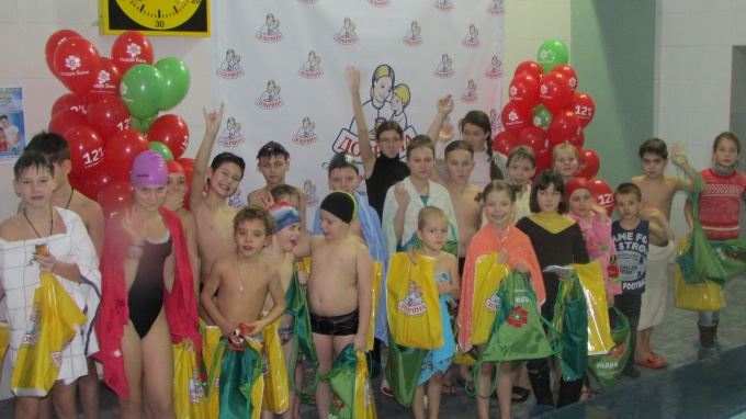 В Киеве стартовал социальный проект «Школы детского плавания» 